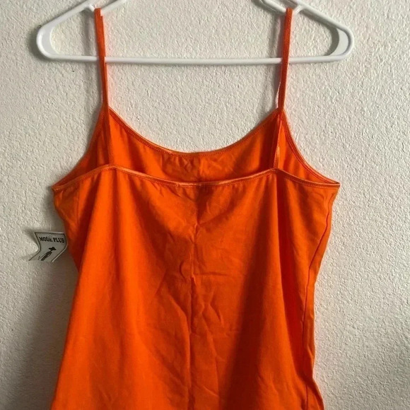 🆕Plus-size Orange Spaghetti Straps Under Top 🆕 - Picture 2 of 4